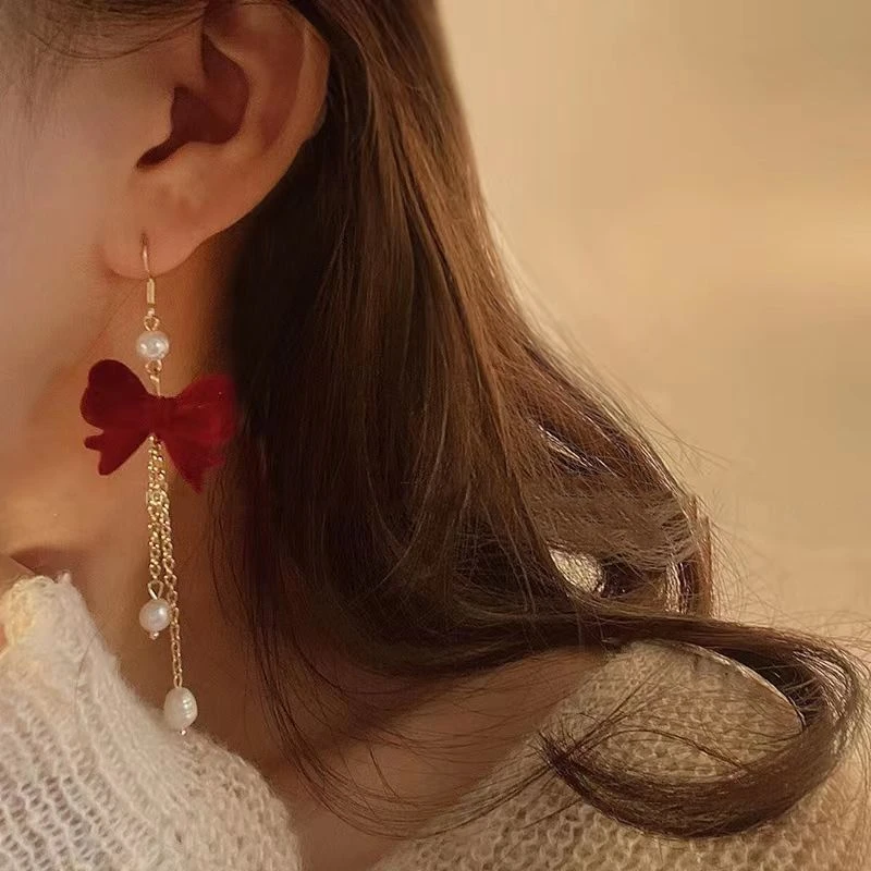 合金耳饰 酒红色植绒蝴蝶结珠珠耳钉秋冬上新复古法式高级感耳饰