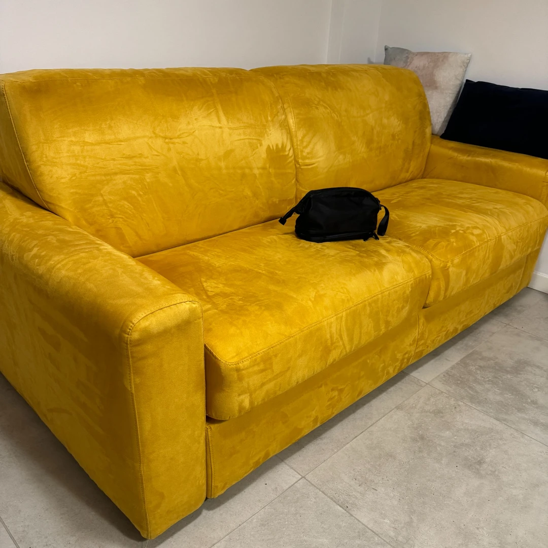 北欧式三人位客厅沙发