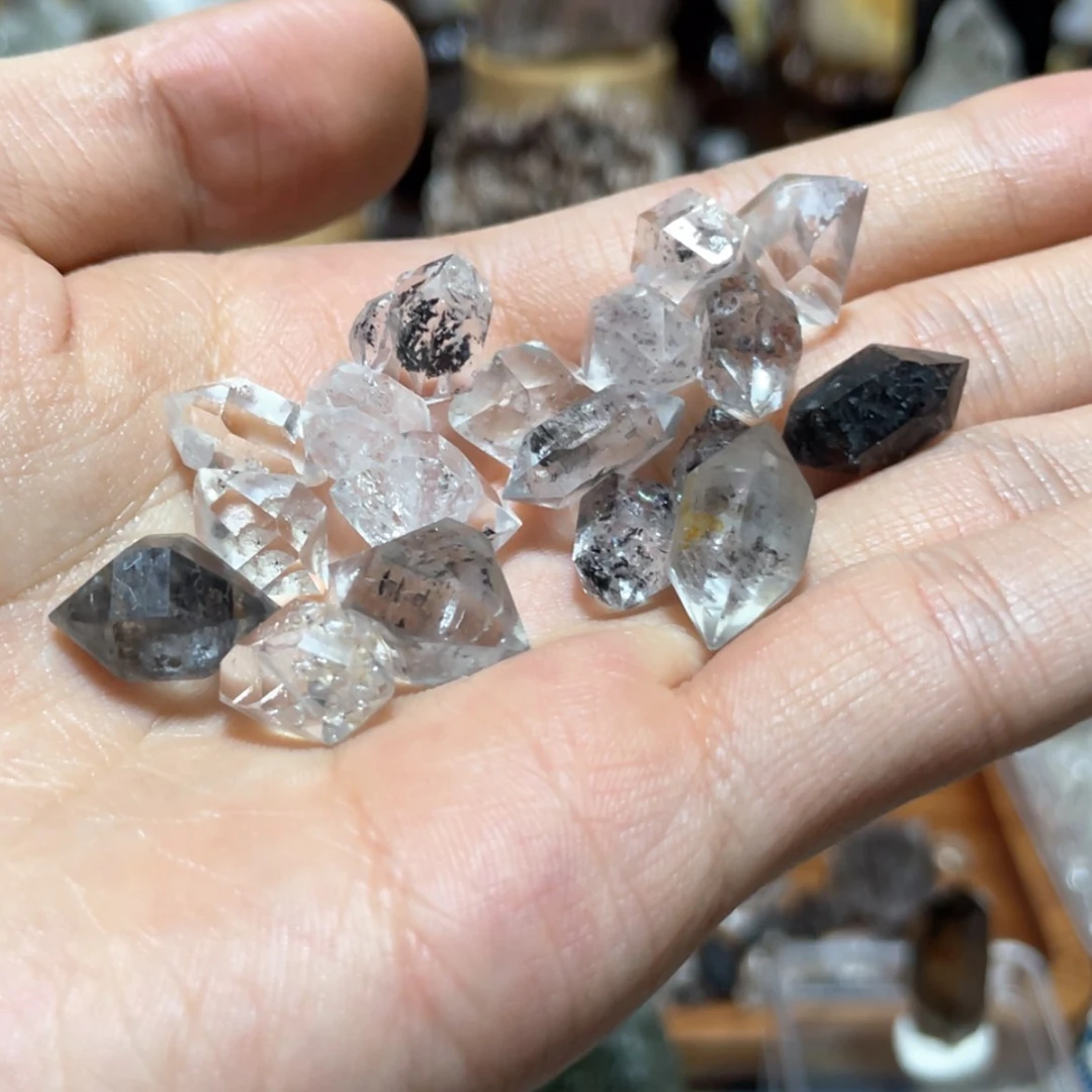 【闪购商品】水晶原石未镶嵌奕*
