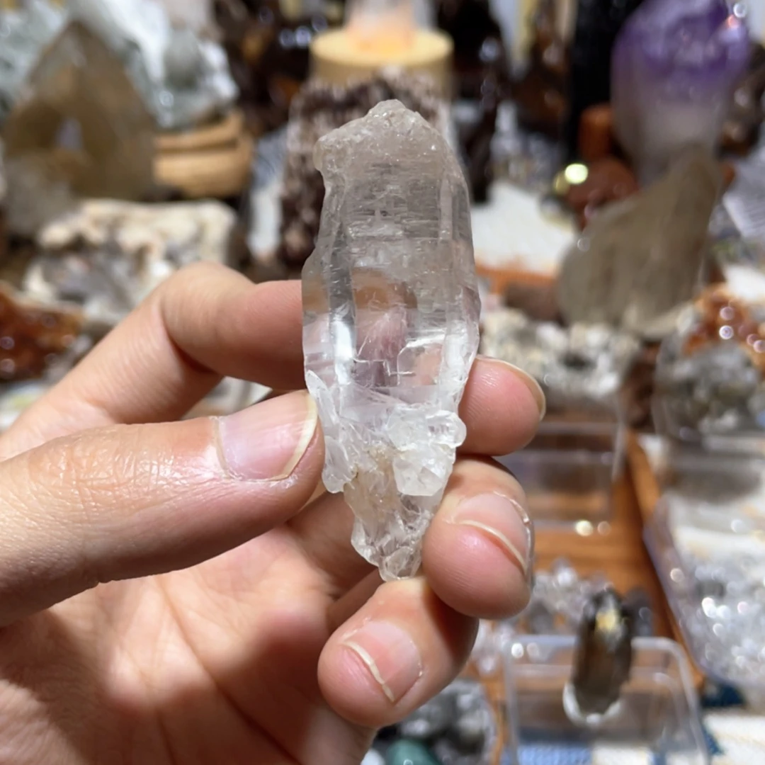 【闪购商品】水晶原石未镶嵌哨*麵