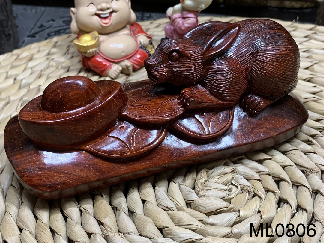 ML0306印度小叶紫檀招兔子摆件，长宽高约12.5/5.9/4.8净重160克