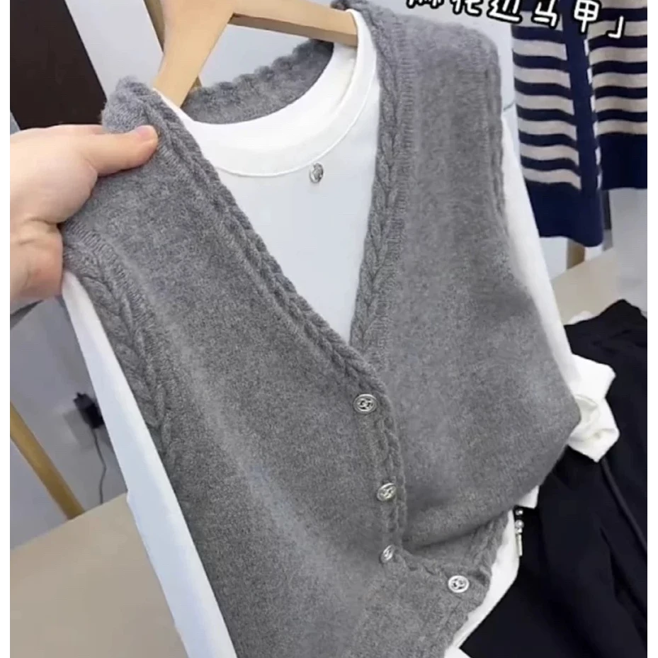 门襟绞花重工铜扣针织纯色系V领马甲-MJPMMR1