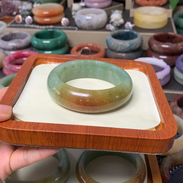 石英质玉手镯未镶嵌*️***