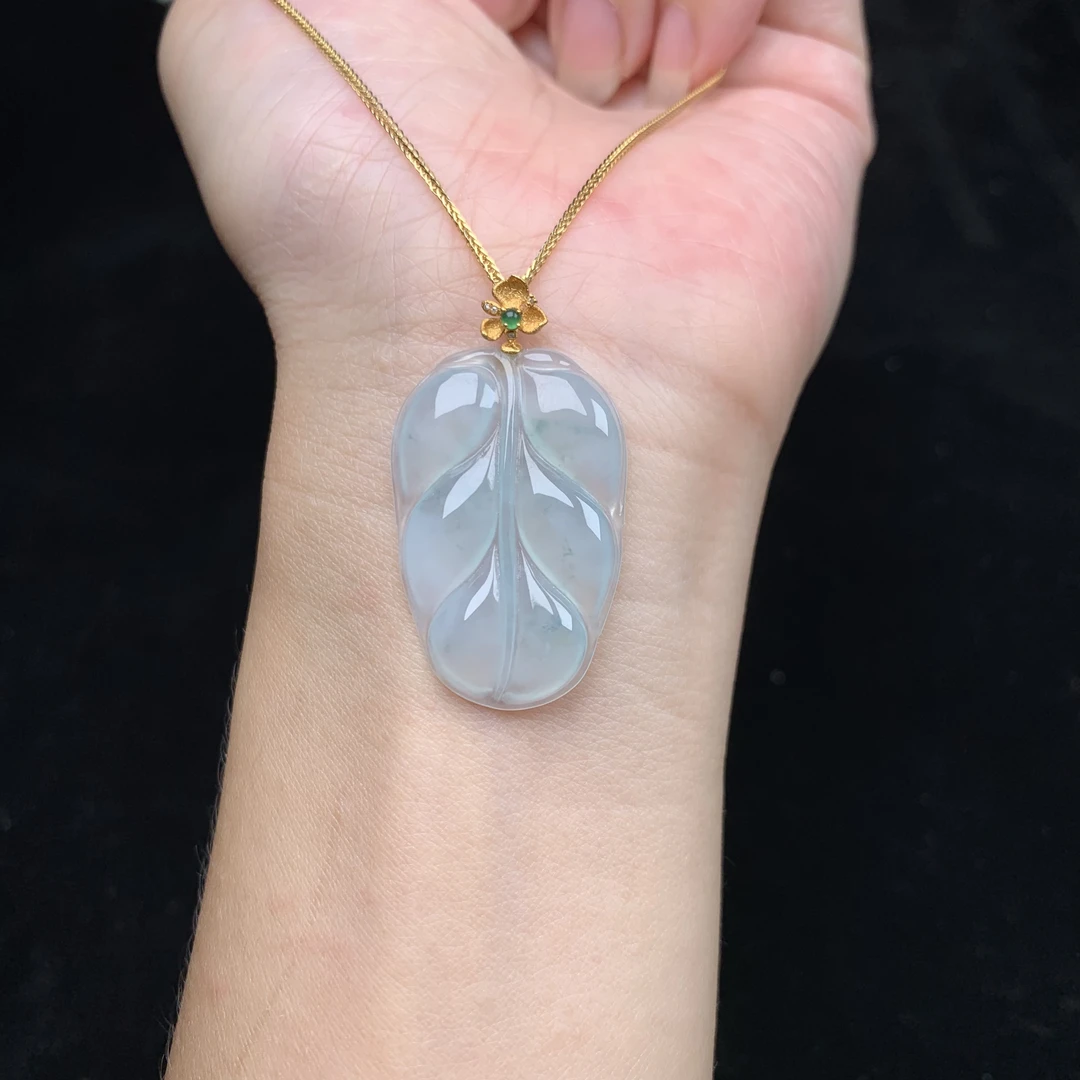 天然A货翡翠高冰冰透飘花精美叶子吊坠（不含链）
