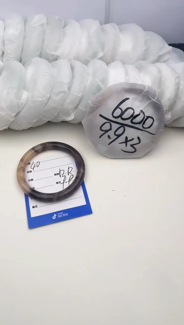 【闪购商品】石英质玉手镯未镶嵌40