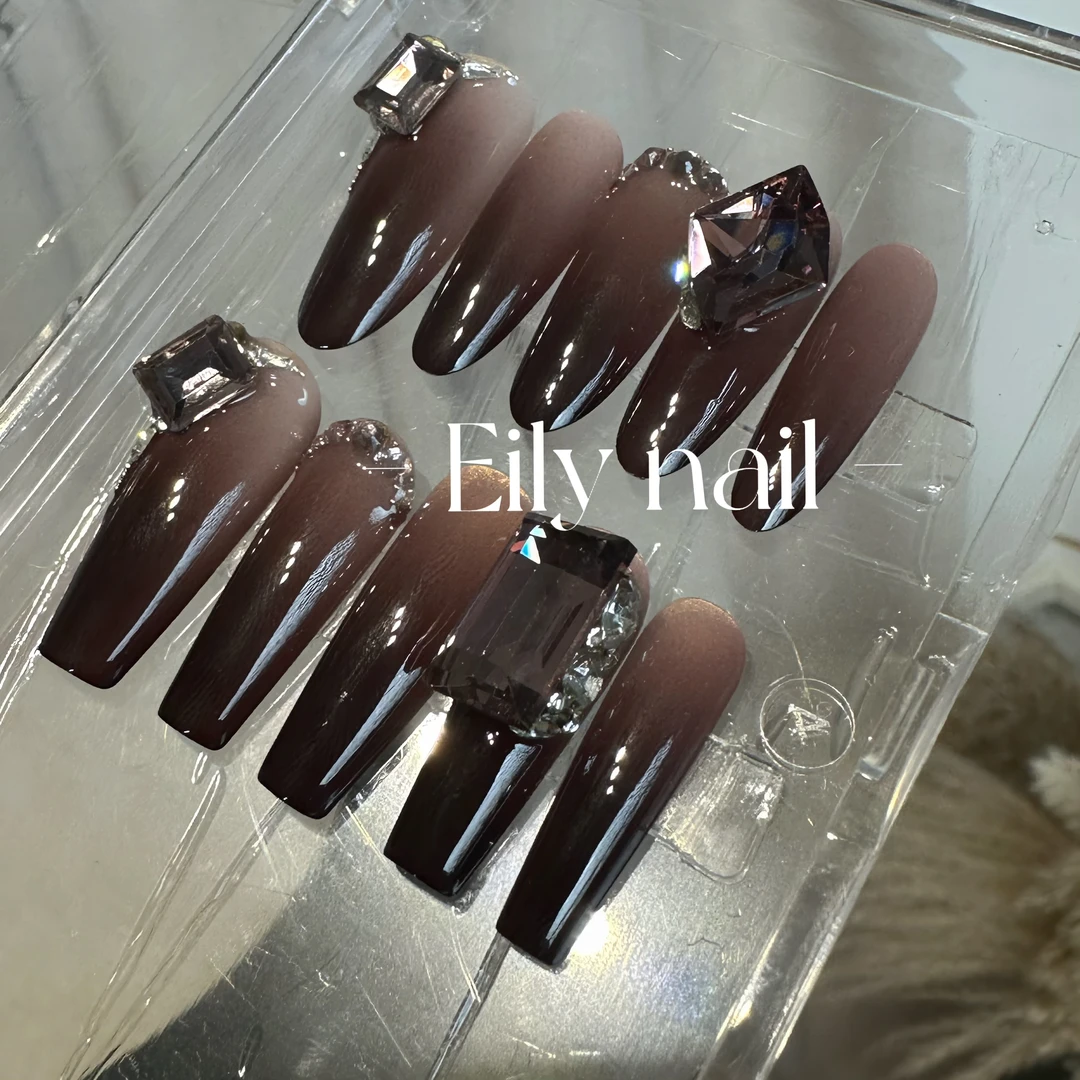 【黑加仑】EilyNail设计师轻奢高定纯手工穿戴甲喷枪渐变气质美甲