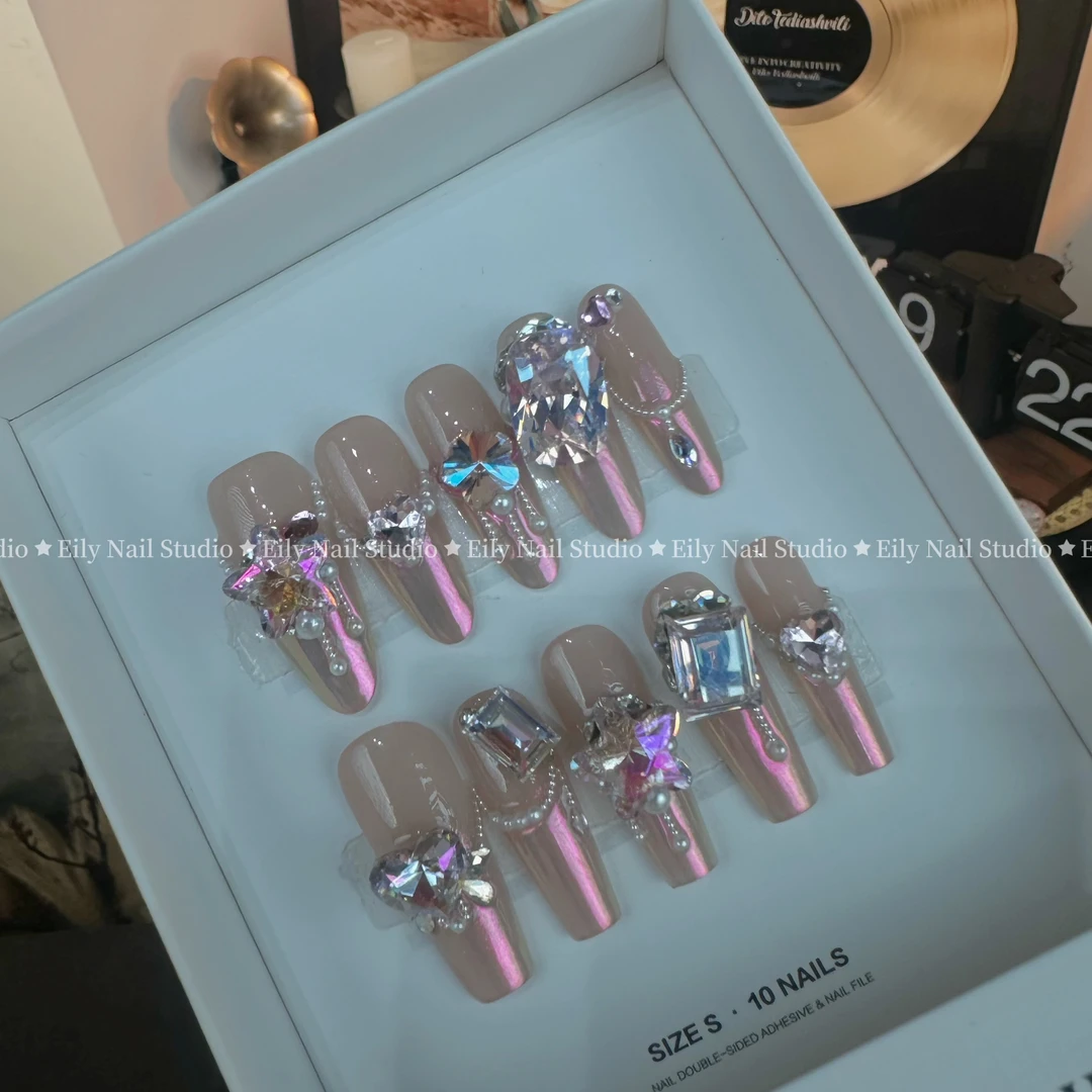 【蜜桃泡泡】EilyNail设计师轻奢高定手工穿戴甲气质温柔奥捷钻美甲