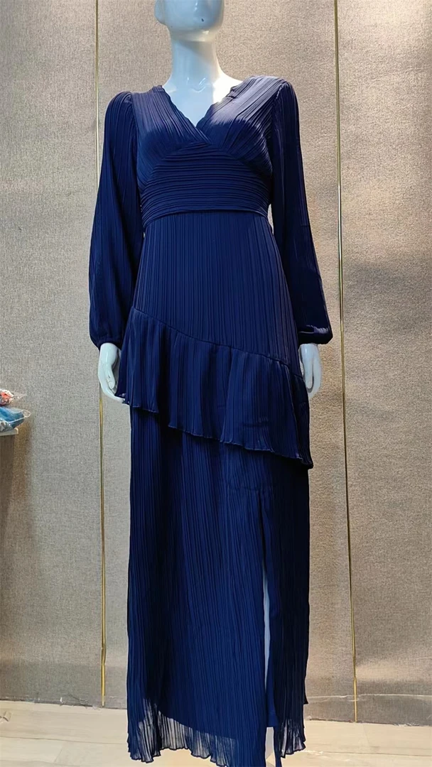 气质收腰长款大摆连衣裙