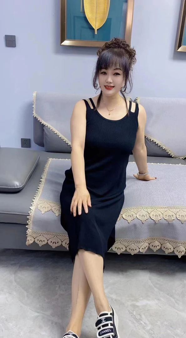婆婆严选 黑色吊带长裙