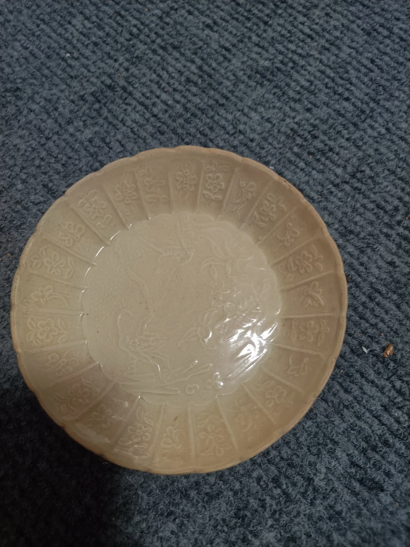 南定白釉花卉纹示小碟