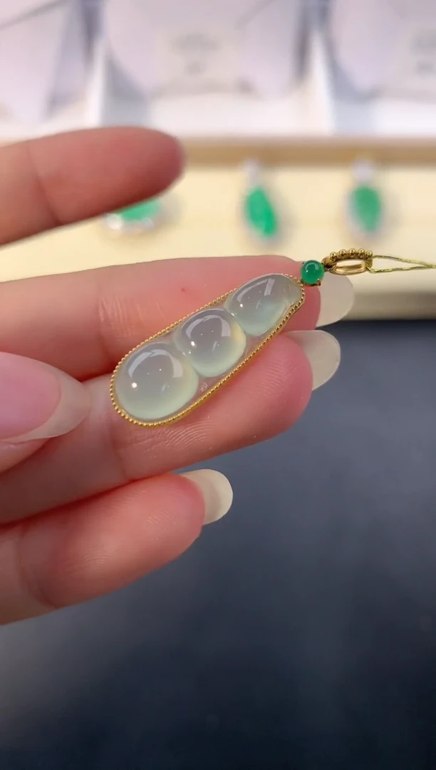 【闪购商品】翡翠颈饰18K金镶嵌X114