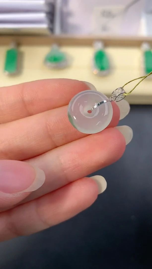 【闪购商品】翡翠颈饰18K金镶嵌D59