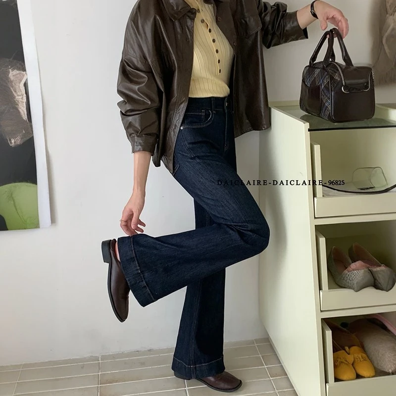 代嘉儿daiclaire牛仔裤女早秋新款喇叭高腰显瘦普洗蓝微喇裤96828