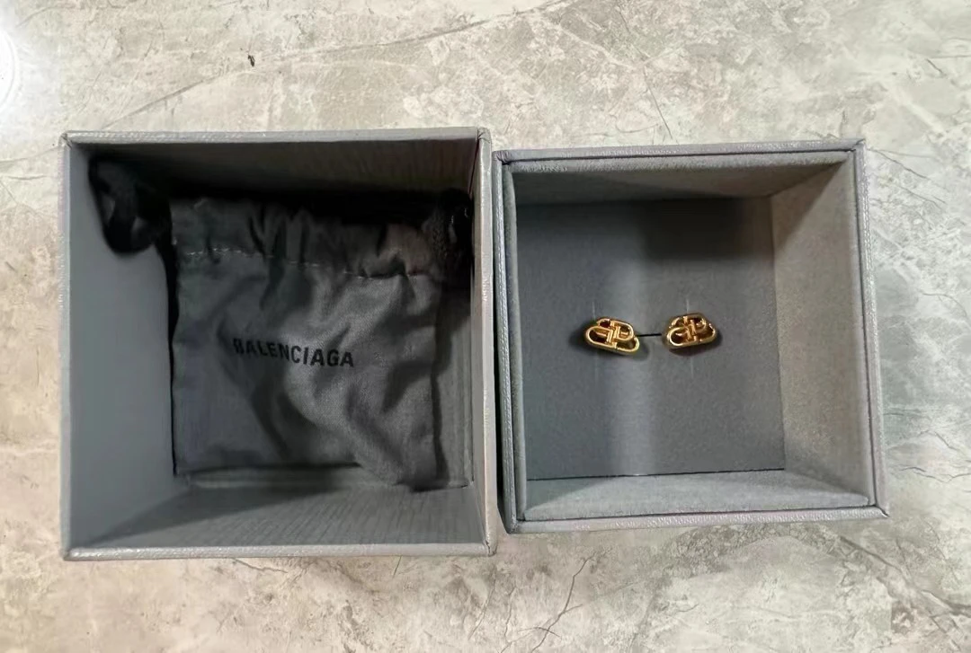 （pm）Balenciaga巴黎世家锁扣耳钉，全新带防尘袋原盒