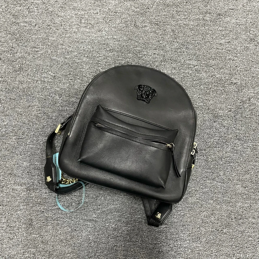 （jp）122 Versace 范思哲 黑色人物双肩包 均码/95新/公价10200