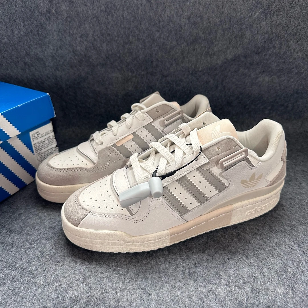 全新未使用 adidas/阿迪达斯 低帮板鞋 白灰 原盒 GX2159