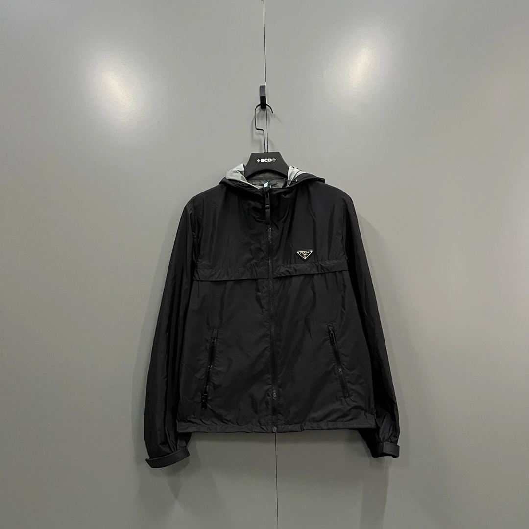 (jp) 129 PRADA 普拉达 黑色三角标logo连帽外套 46码/全新