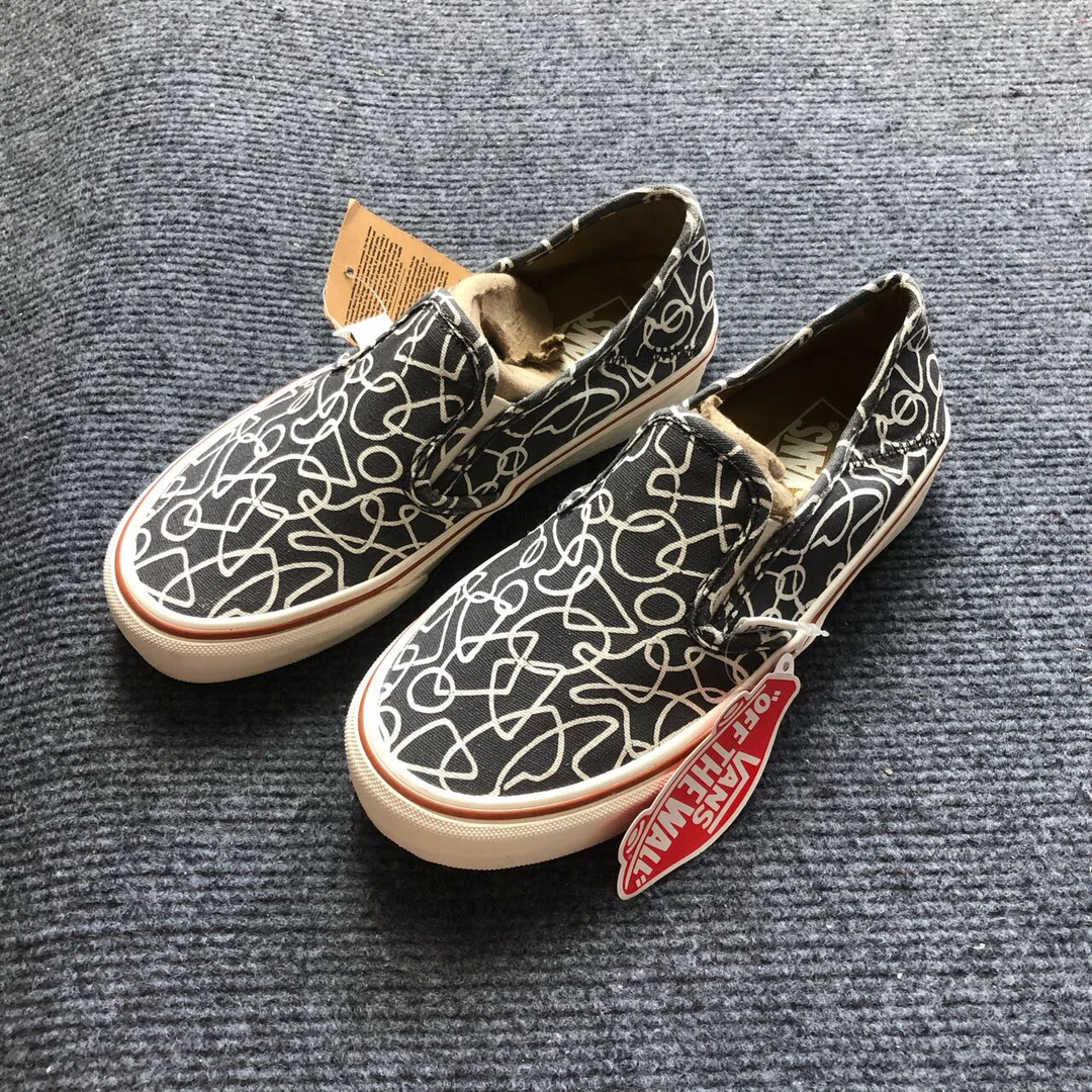Vans slip-on 防滑耐磨 轻便 低帮 板鞋 黑白 配盒 HYQB8Y
