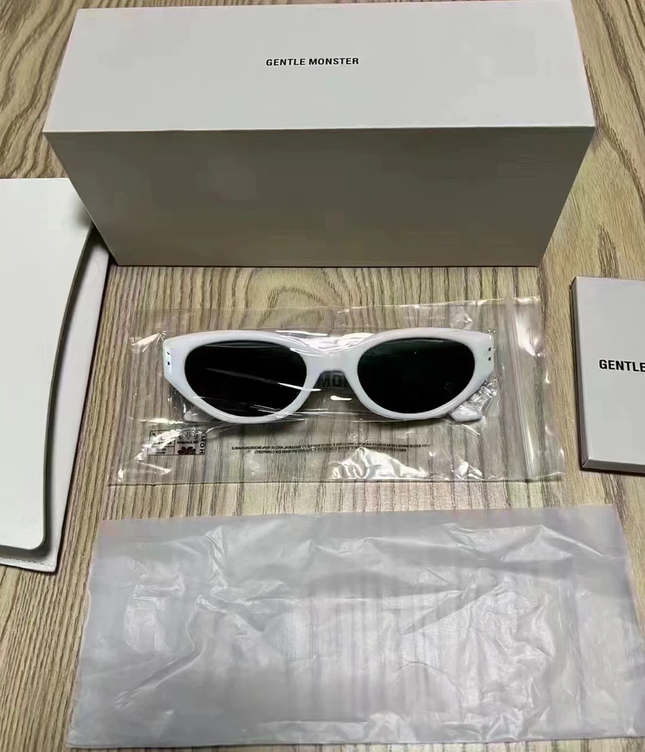 （pm）GENTLE MONSTER Rococo墨镜白色，全新带盒