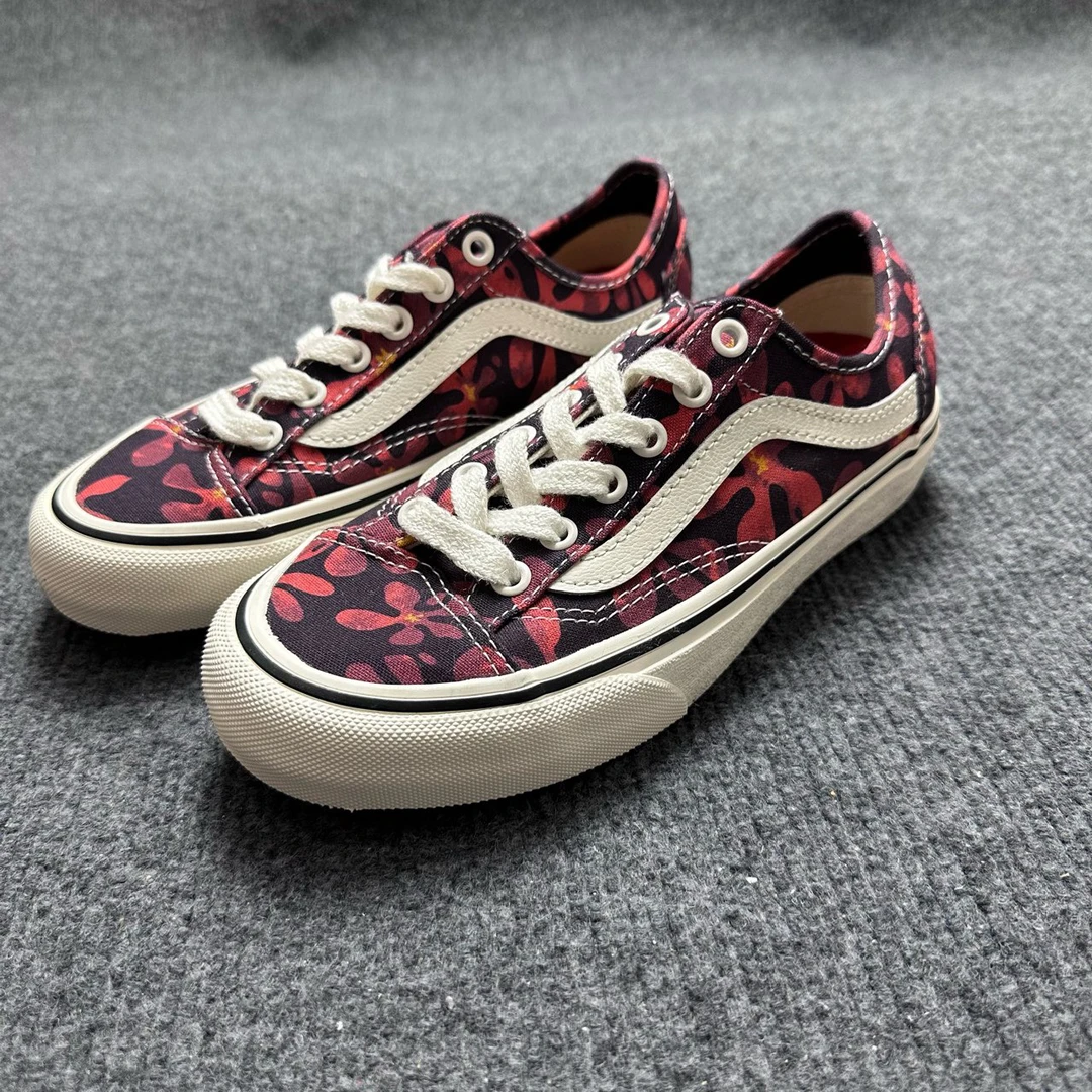 34.5码 vans 印花图案 低帮板鞋 黑红 配盒 7R2PRT