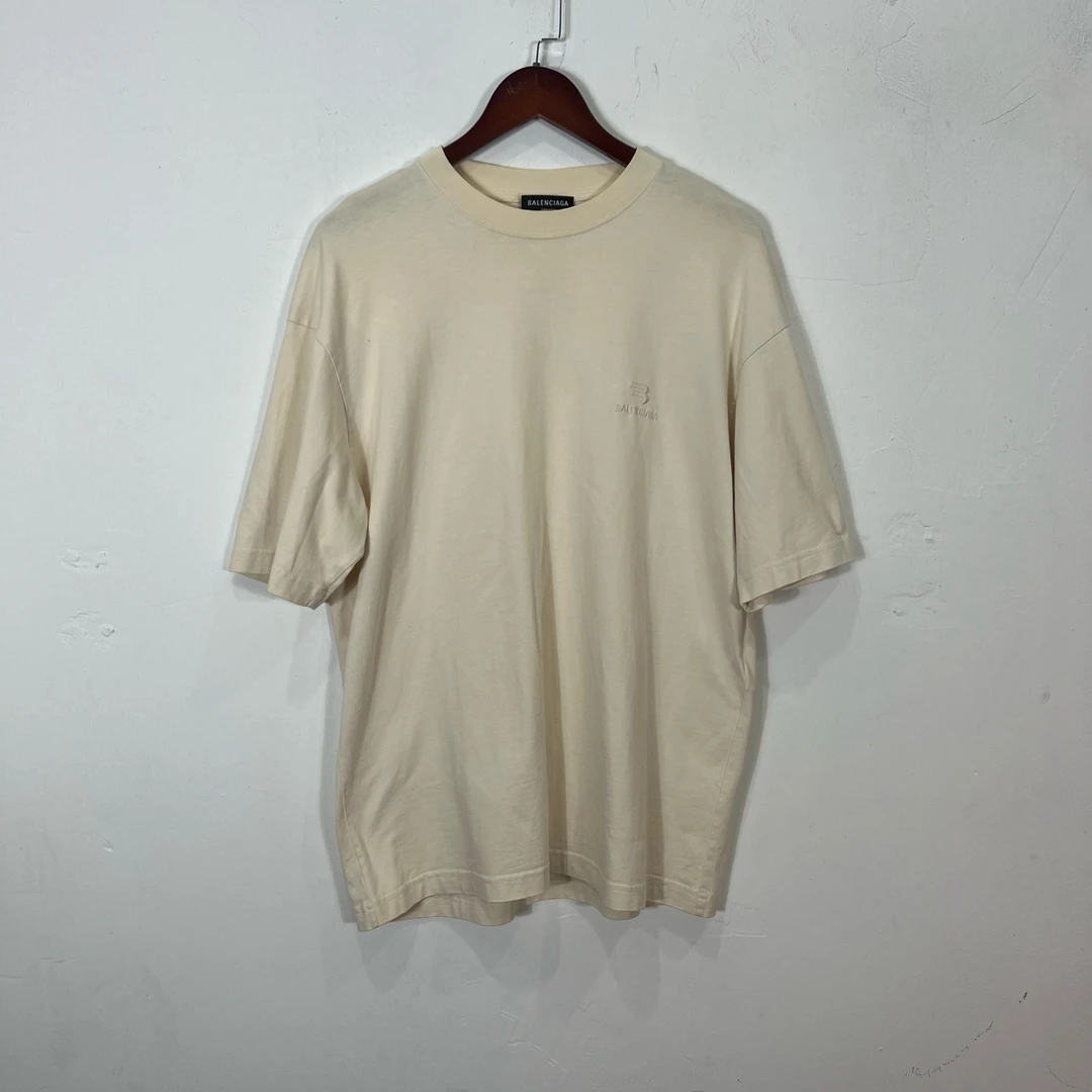 （pm）巴黎世家刺绣短袖 尺码xs 98新 衣长78 胸围 59 很好看的颜色