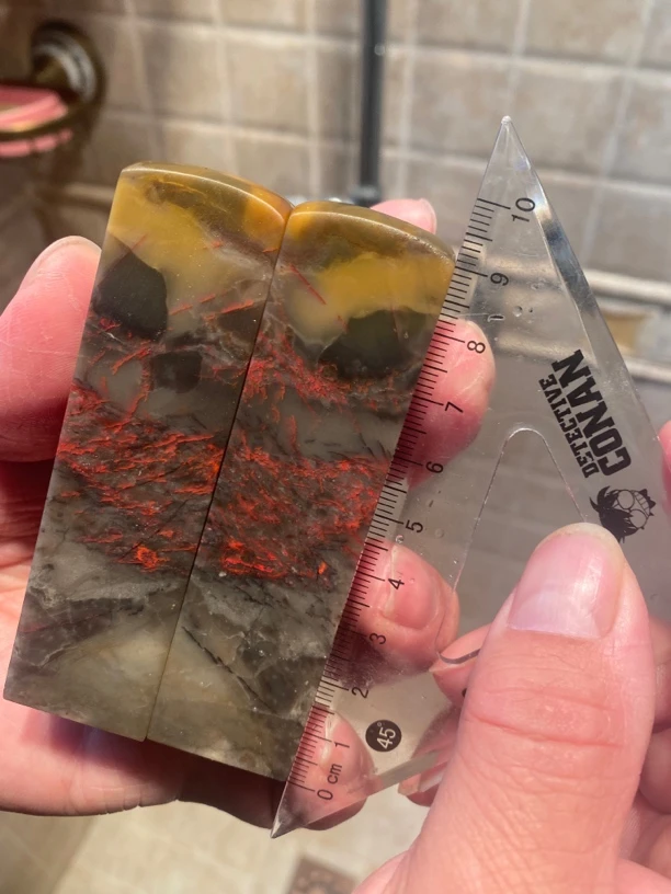 昌化牛角地鸡血石印章