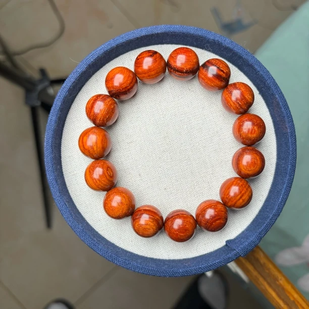 优品·小叶紫檀半干料1.5手串满星，一物一拍