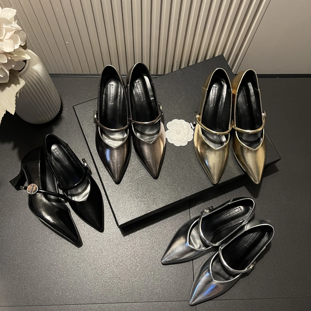 【现现】秋季新款网红气质轻奢大牌感水钻百搭时尚爆款高跟全包凉鞋