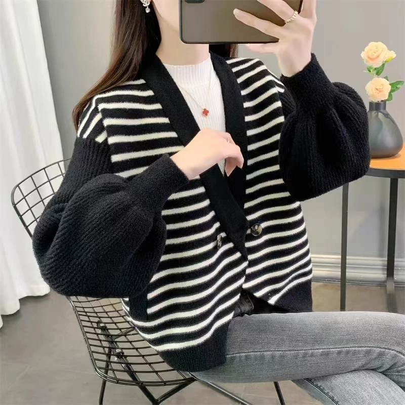 新款毛呢外套小众短款针织慵懒条纹设计感韩版宽松开衫