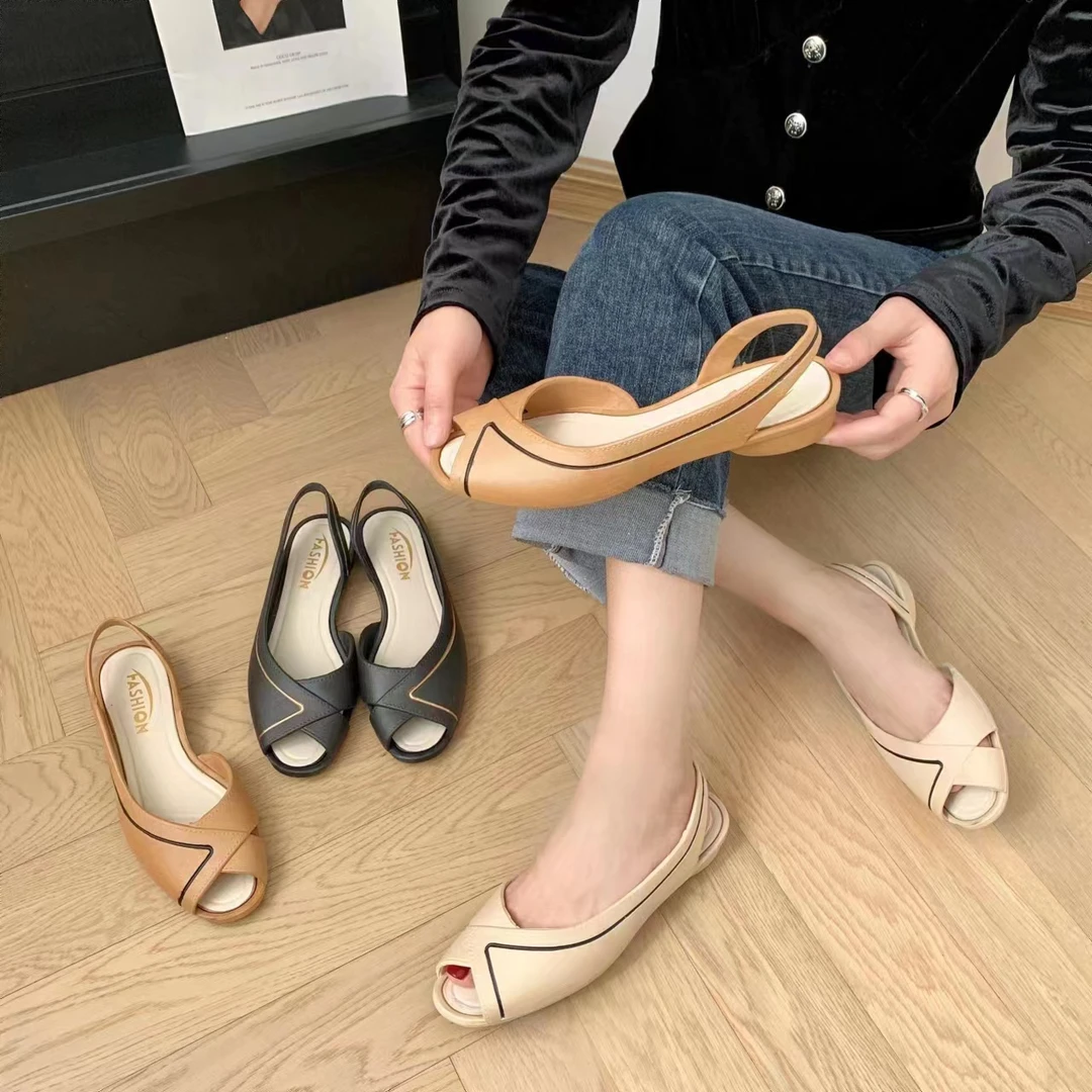 夏季新款女士凉鞋时尚镂空日常外穿平底女鞋休闲沙滩鱼嘴妈妈鞋