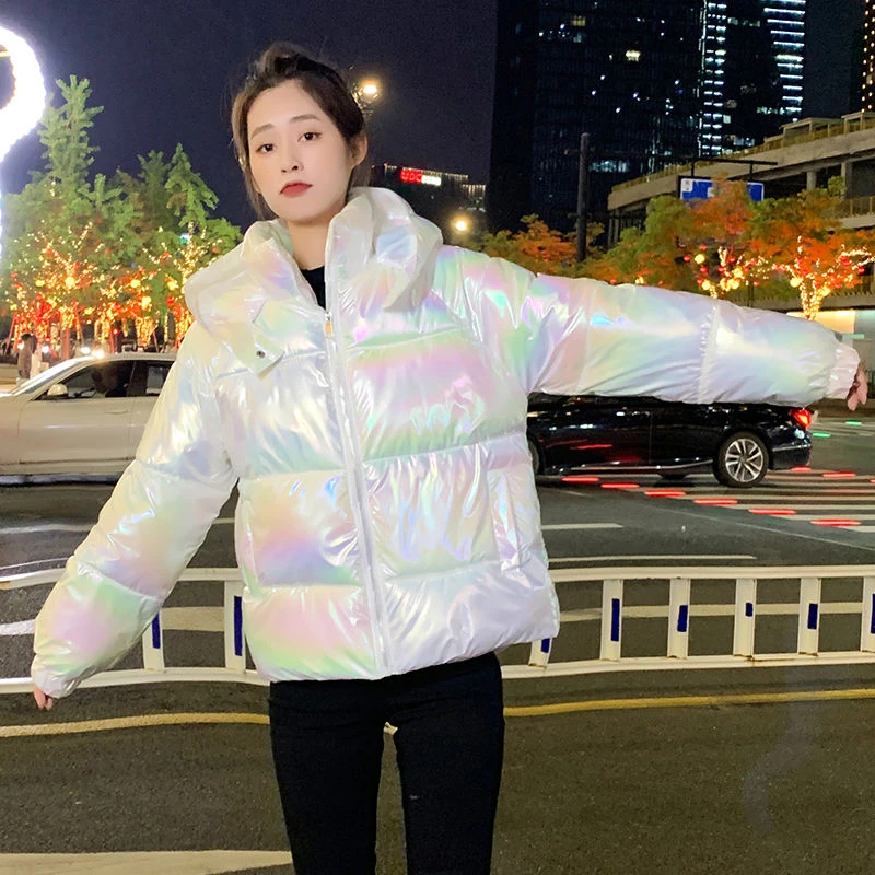 羽绒服2023新款爆款短款女士女款韩版加厚保暖炫彩亮面免洗
