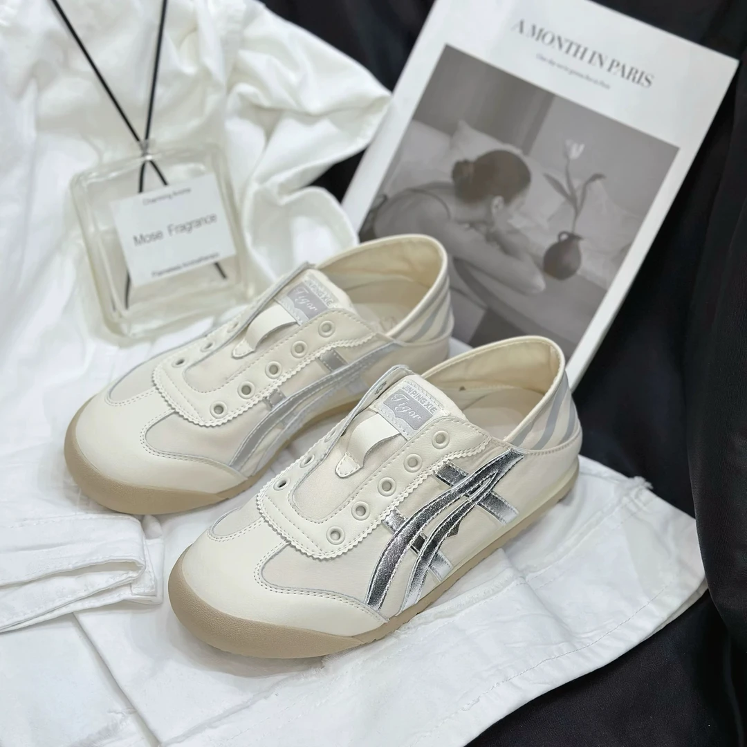 艾模儿一脚蹬德训鞋（钩）