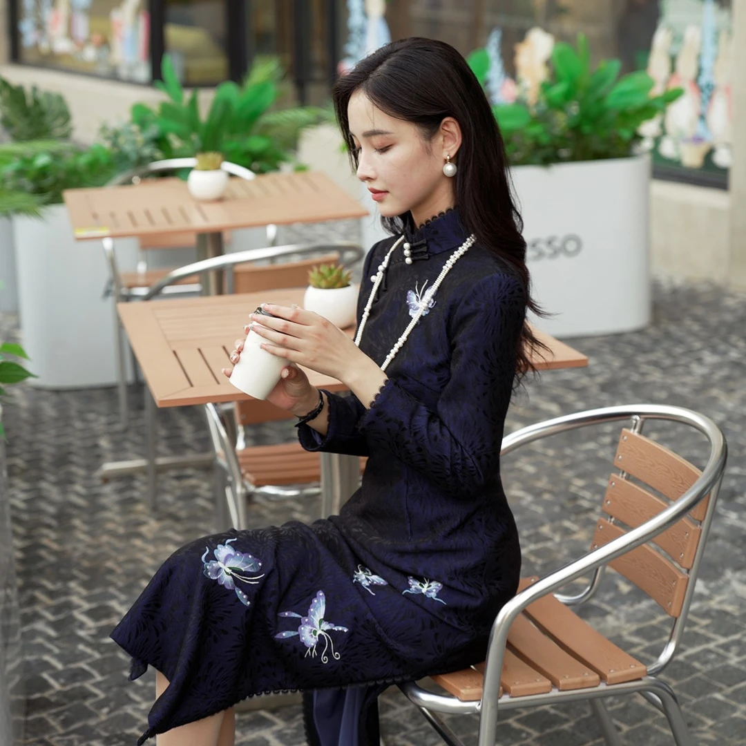 逸红颜青蝶2025年春装新品蝴蝶刺绣蕾丝改良新中式国风旗袍女装