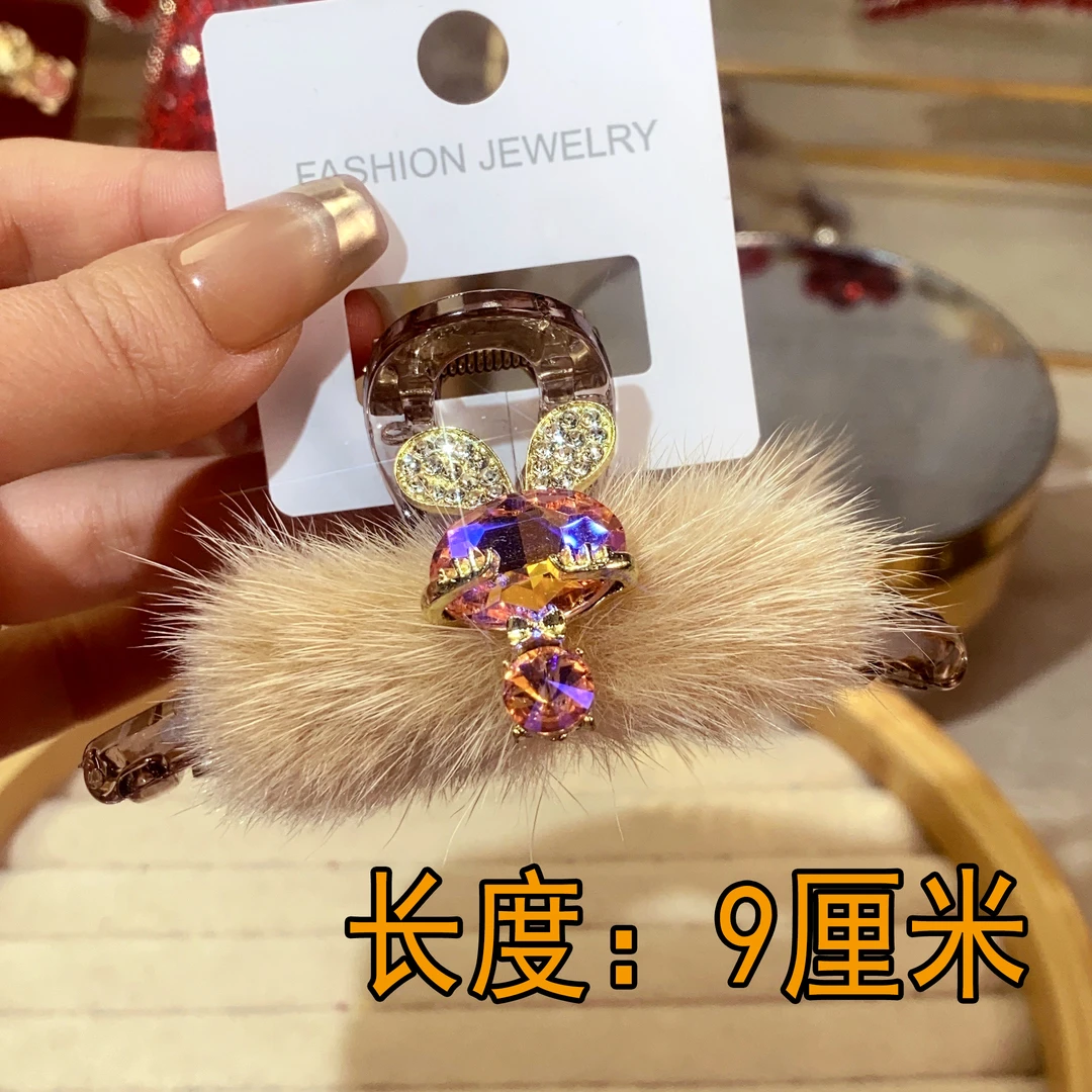 910可爱兔子水钻毛毛抓夹暖冬新款鲨鱼夹头饰秋冬发卡半抓发抓夹