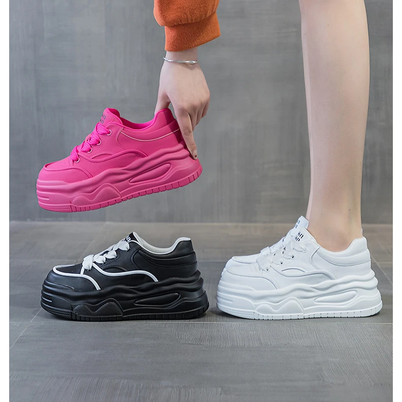 超火2024年春季新款厚底皮面女鞋学生小白鞋经典板鞋时尚百搭休闲