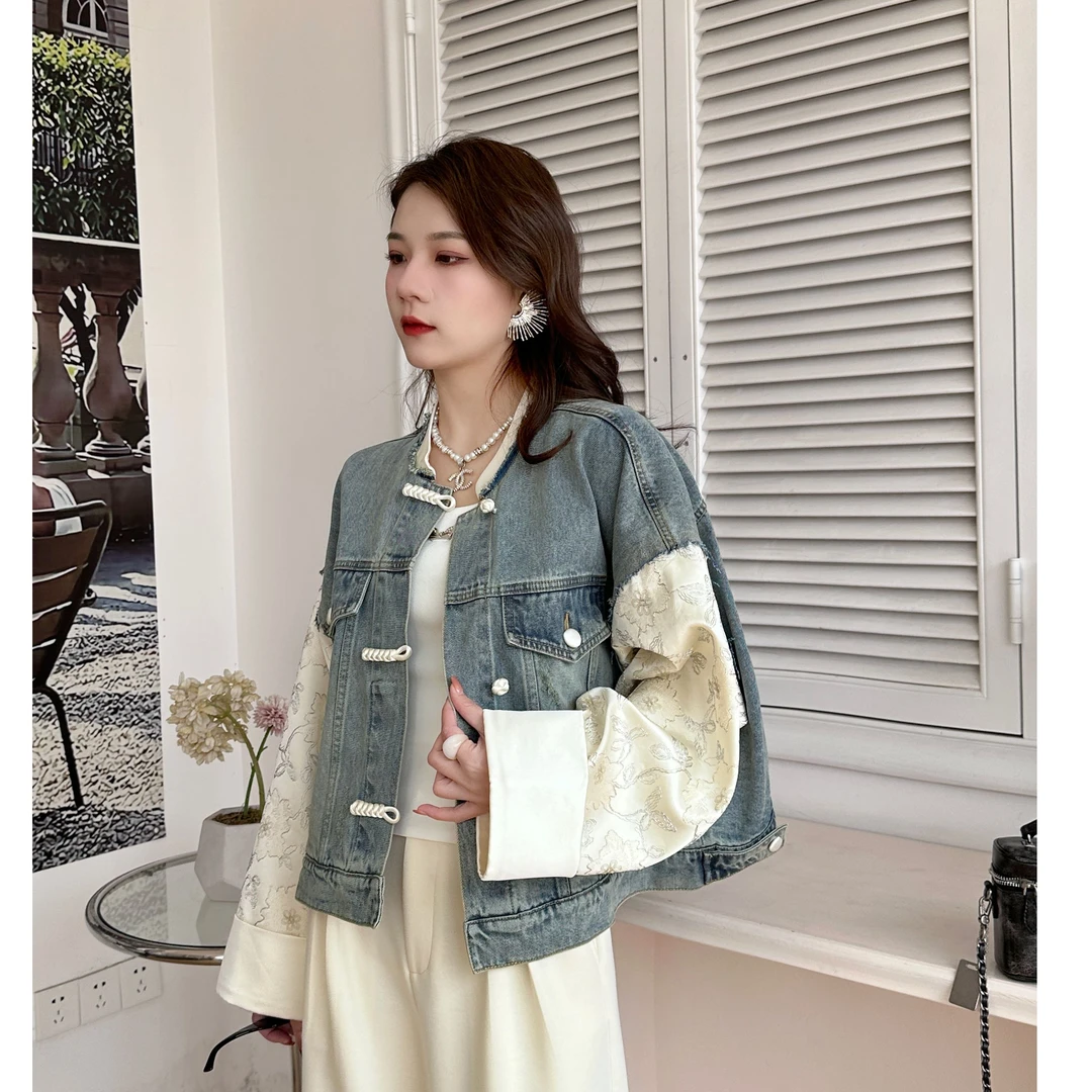 KIKI严选：【61050】-范希家欧货新款古风刺绣拼接盘扣牛仔外套