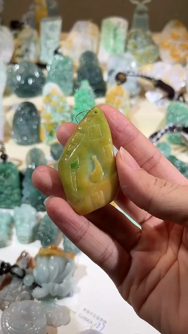 【闪购商品】翡翠颈饰未镶嵌1