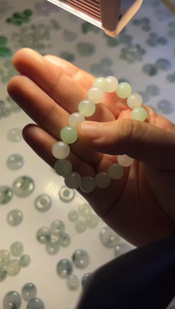 【闪购商品】定制翡翠未镶嵌手串