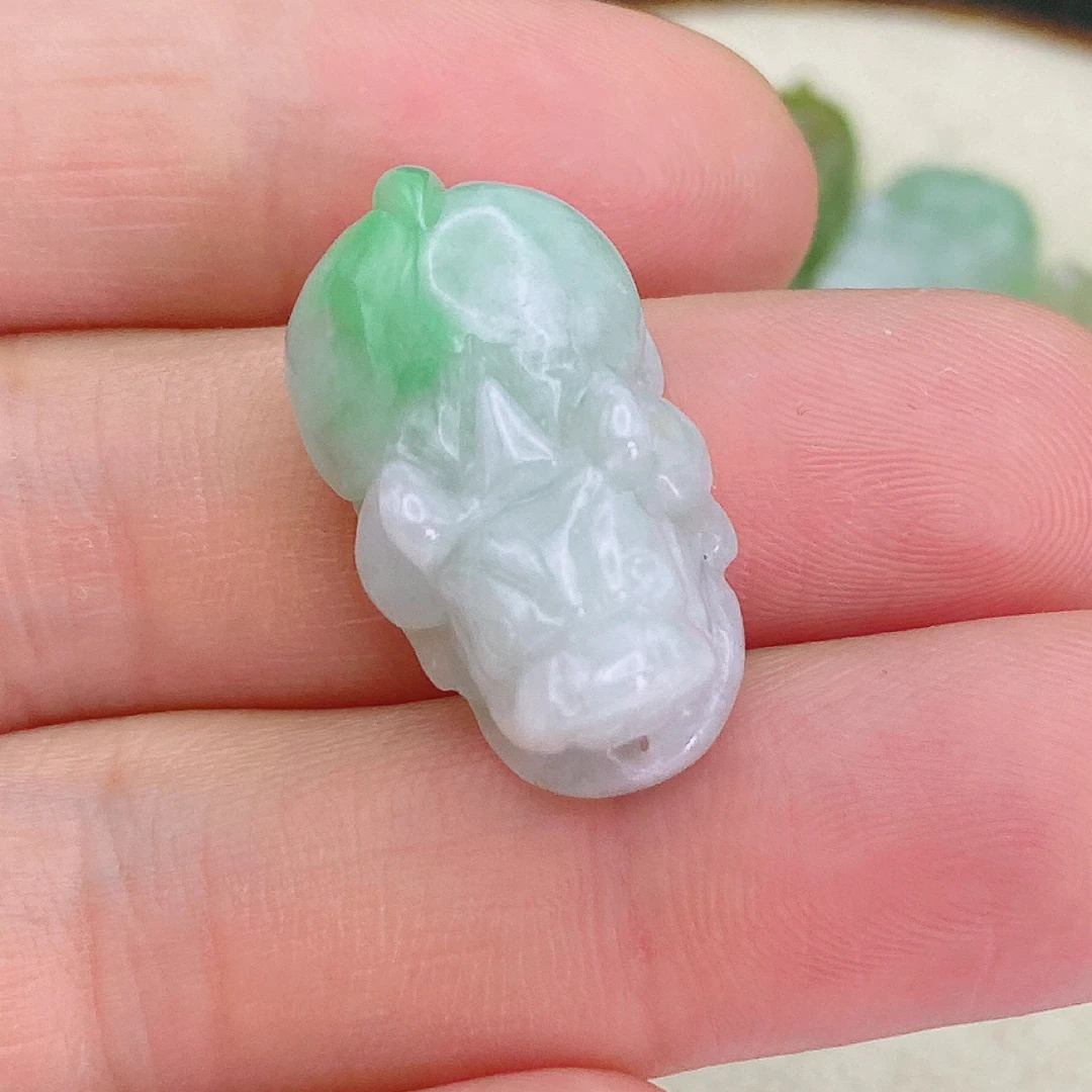 天然翡翠貔貅挂件一个多样性发货