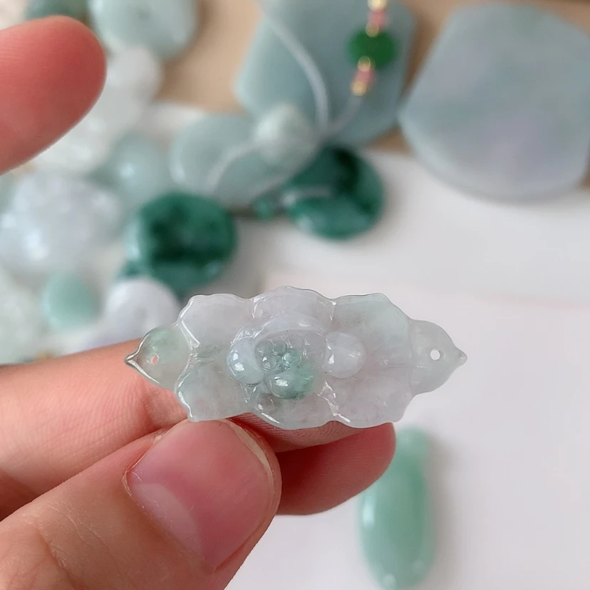 【闪购商品】翡翠颈饰未镶嵌亭*荷花