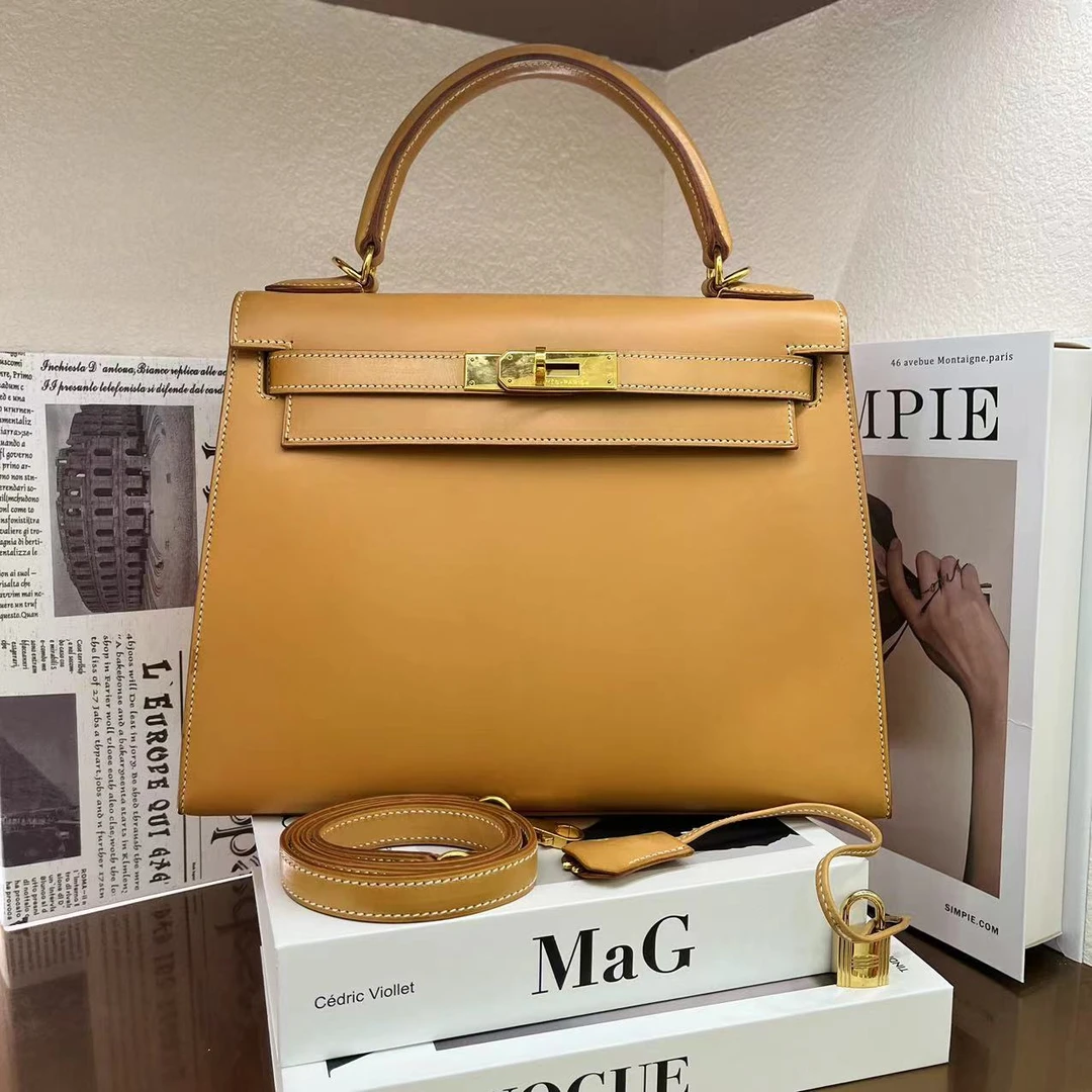 99新 Hermes/爱马仕 kelly28 奶茶色金扣 马鞍皮 特殊钢印 框G刻