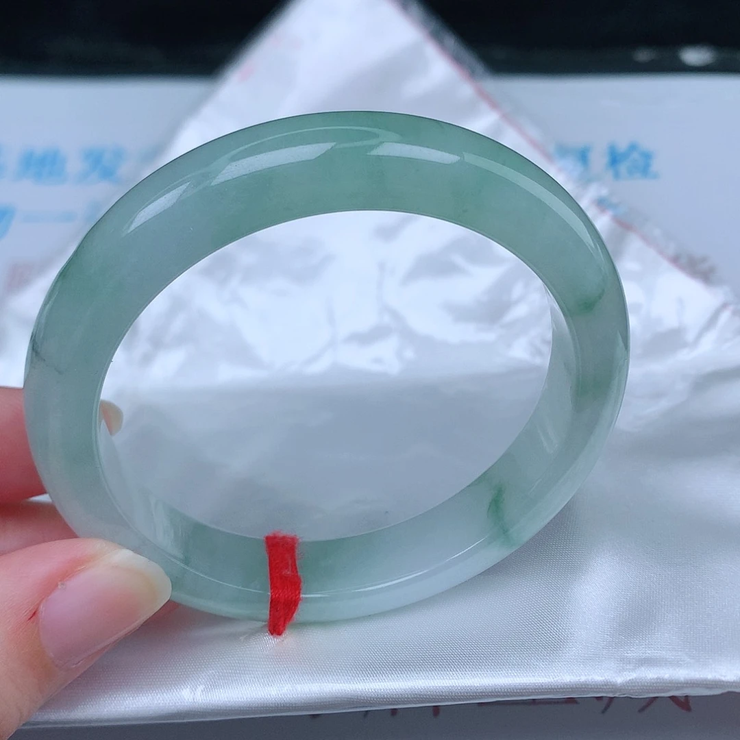 翡翠手镯未镶嵌天然