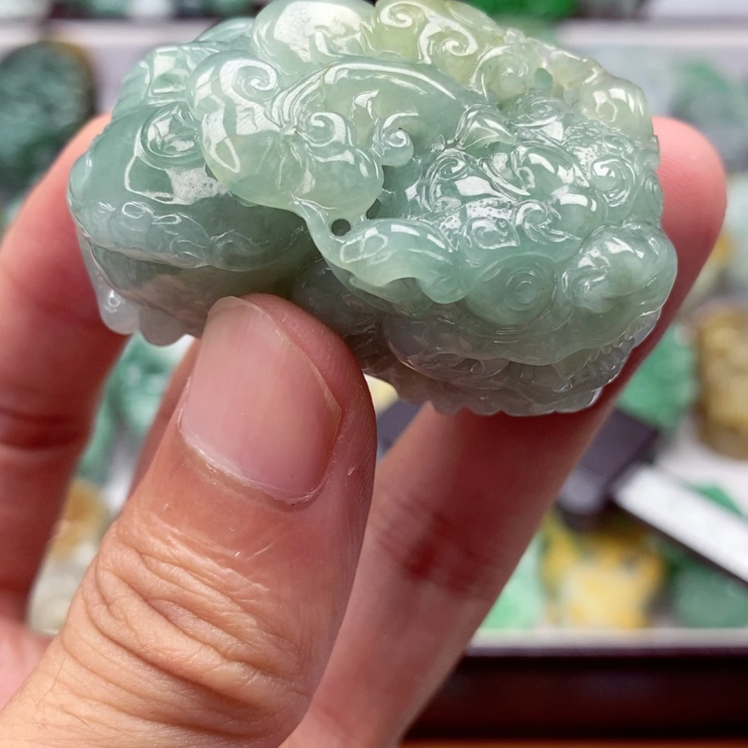 翡翠颈饰未镶嵌翡翠