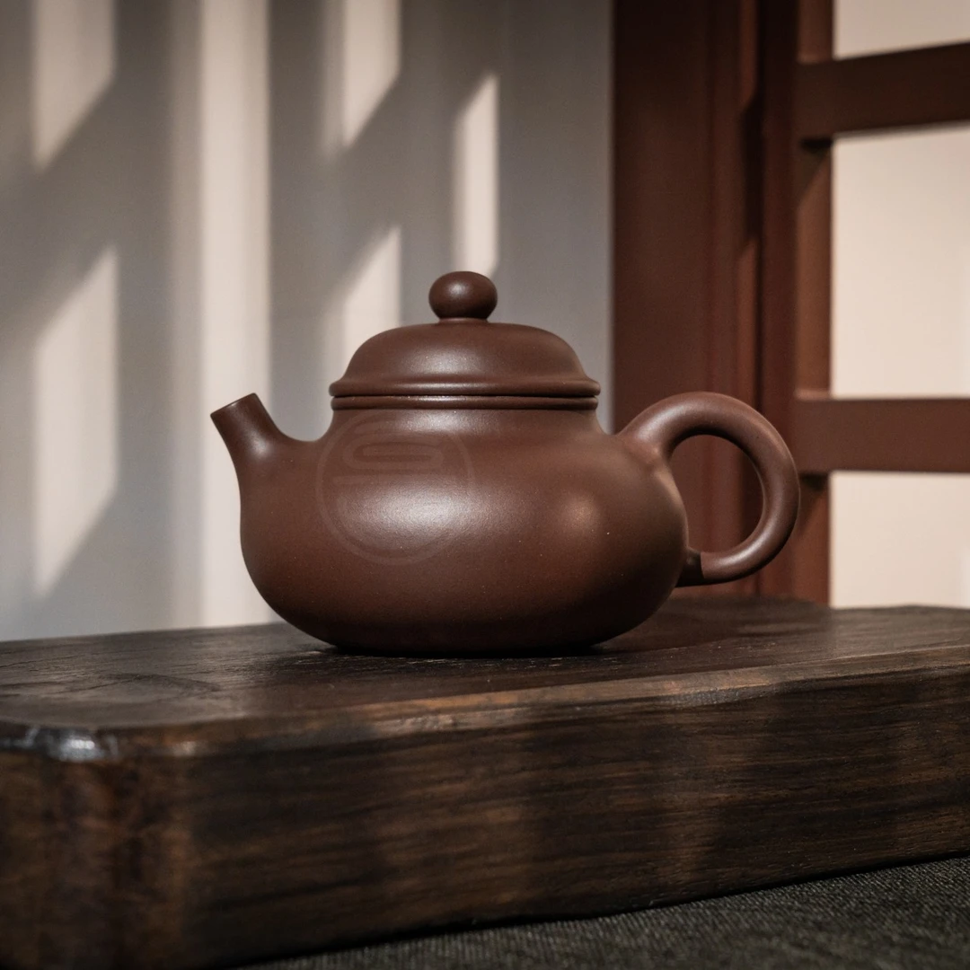 【亘古】《容天》精工半手 一厂老紫泥 约180cc 手工紫砂茶壶