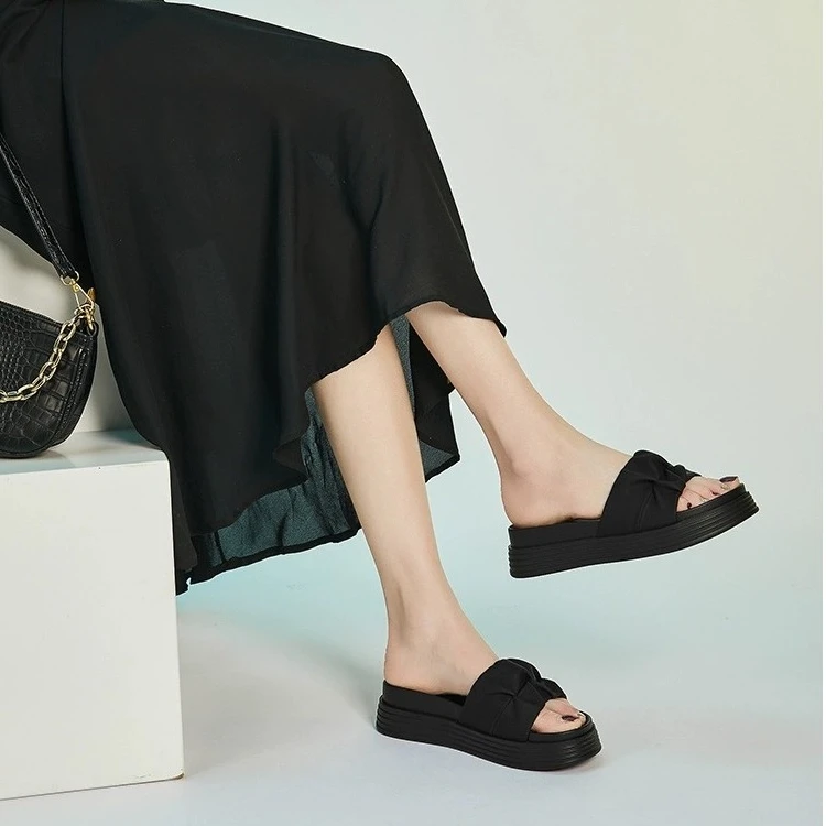 拖鞋女厚底夏季2024新款时尚外穿百搭沙滩平底软底沙滩软面防滑