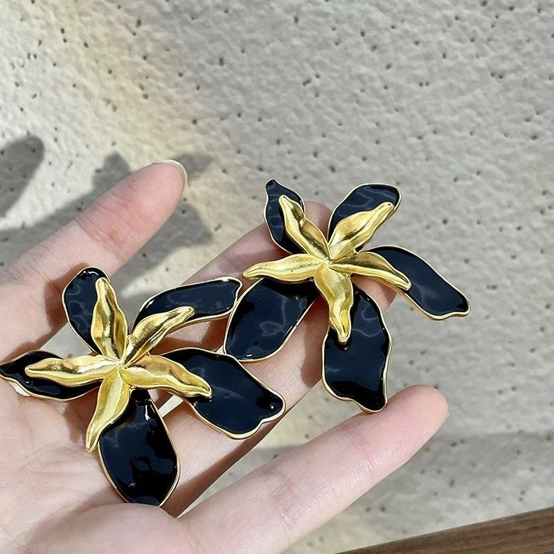 花朵耳钉法式赫本风复古宴会轻奢高级感耳环个性撞色耳饰