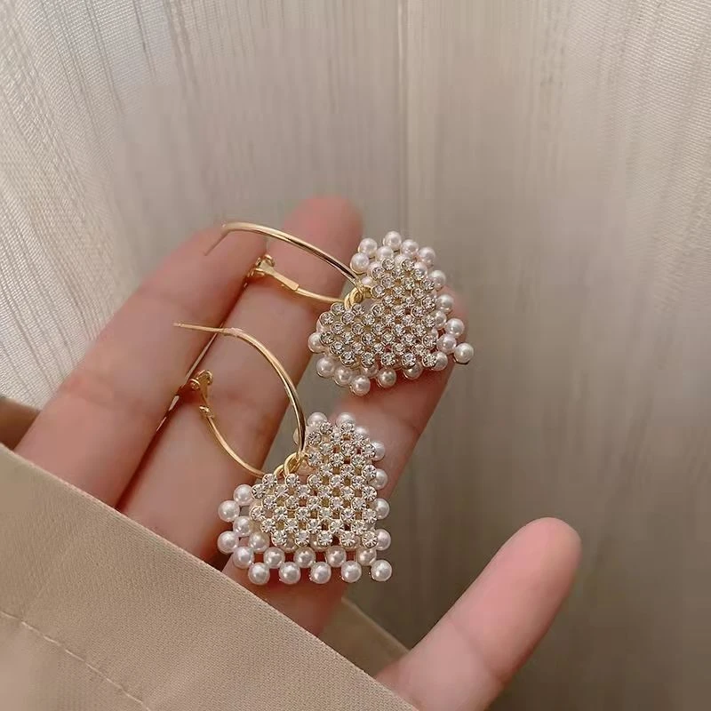 铜合金耳饰 小香复古港风爱心耳环2023年新款潮高级感轻奢小众耳