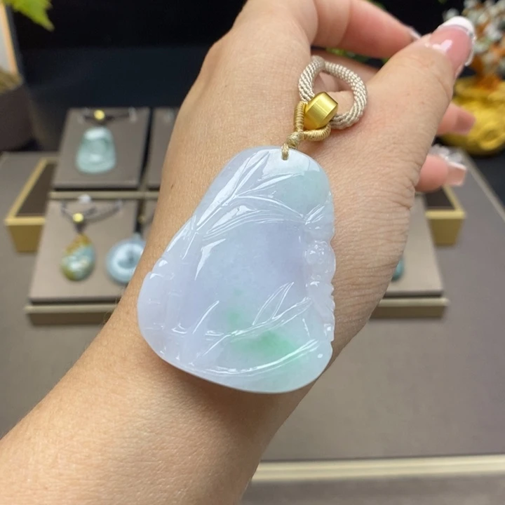 翡翠颈饰未镶嵌吊坠