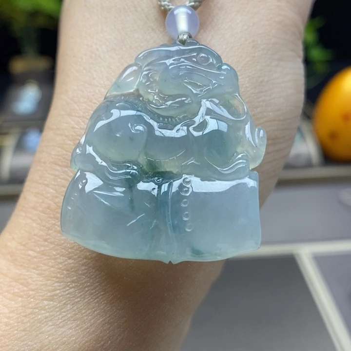 翡翠颈饰未镶嵌吊坠