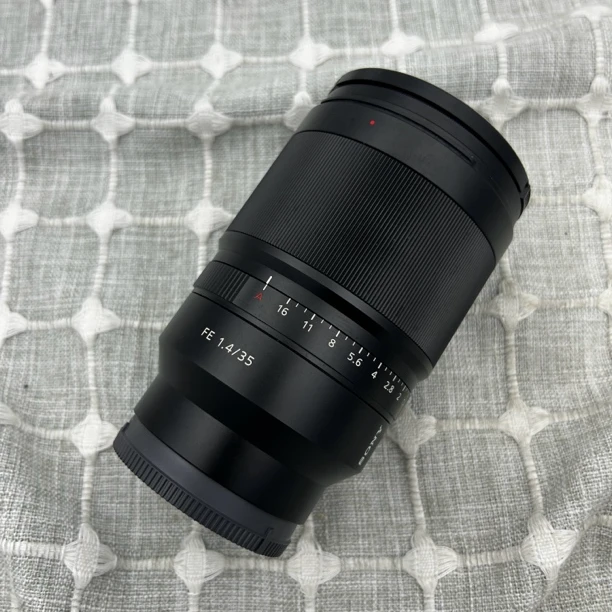 95新 Sony/索尼 35 1.4 ZA 索尼蔡司 定焦人像镜头